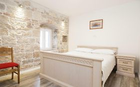 Stone Apartman Varos