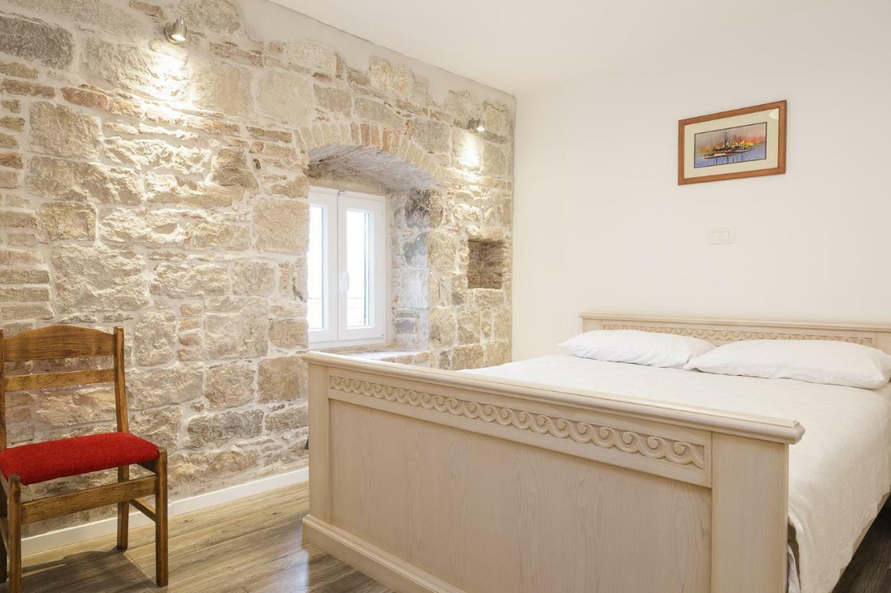 Stone Apartman Varos Split Exterior photo