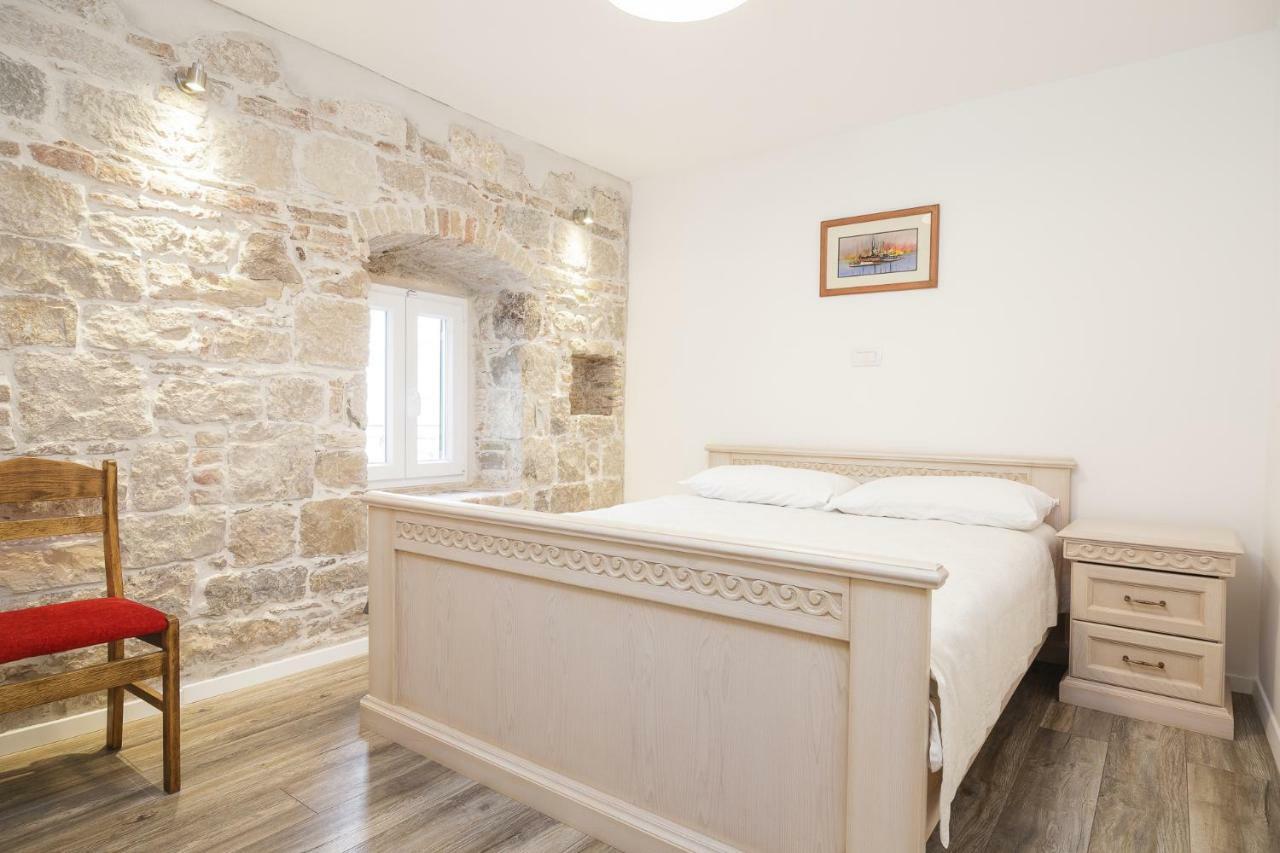 Stone Apartman Varos Split Exterior photo
